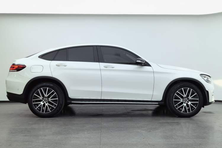 Used Mercedes-Benz GLC Coupe 2020 GLC 300 4MATIC Coupe SUV Exterior 9