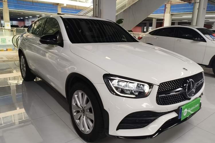Used Mercedes-Benz GLC Coupe 2020 GLC 260 4MATIC Coupe SUV Front Right 45 Deg