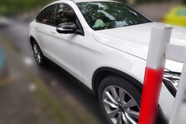 Used Mercedes-Benz GLC Coupe 2020 GLC 260 4MATIC Coupe SUV Front Right 45 Deg