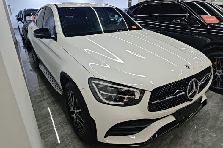 Used Mercedes-Benz GLC Coupe 2020 GLC 300 4MATIC Coupe SUV Front Right 45 Deg