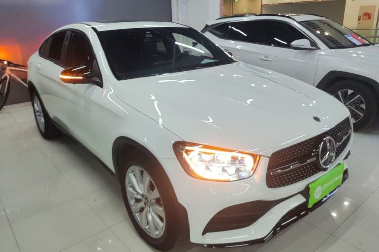 Used Mercedes-Benz GLC Coupe 2020 GLC 260 4MATIC Coupe SUV Front Right 45 Deg