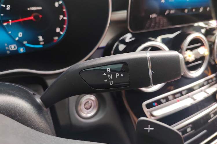 Used Mercedes-Benz GLC Coupe 2020 GLC 260 4MATIC Coupe SUV Gear Lever
