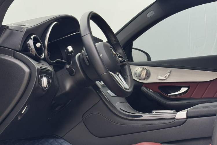 Used Mercedes-Benz GLC Coupe 2020 GLC 260 4MATIC Coupe SUV Interior 1