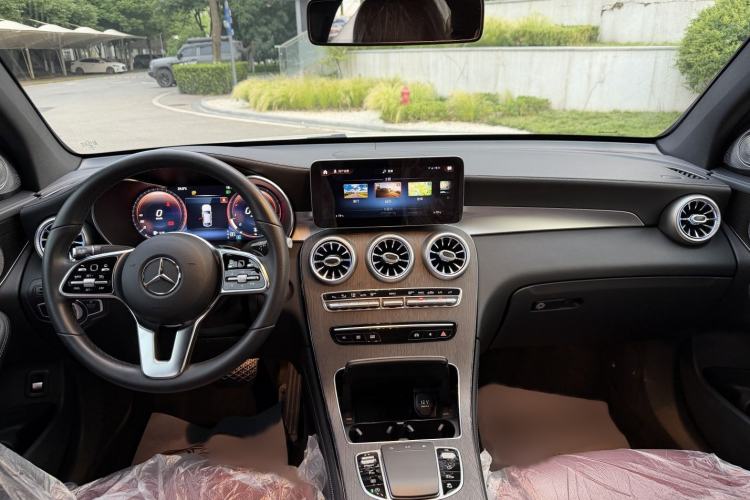 Used Mercedes-Benz GLC Coupe 2020 GLC 300 4MATIC Coupe SUV Interior 1