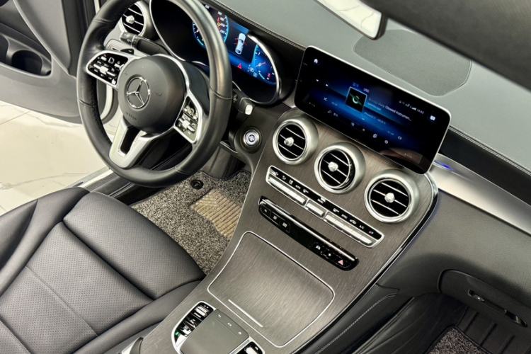 Used Mercedes-Benz GLC Coupe 2020 GLC 300 4MATIC Coupe SUV Interior 10