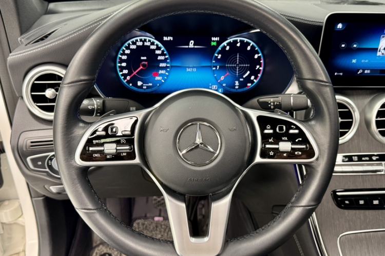Used Mercedes-Benz GLC Coupe 2020 GLC 300 4MATIC Coupe SUV Interior 2