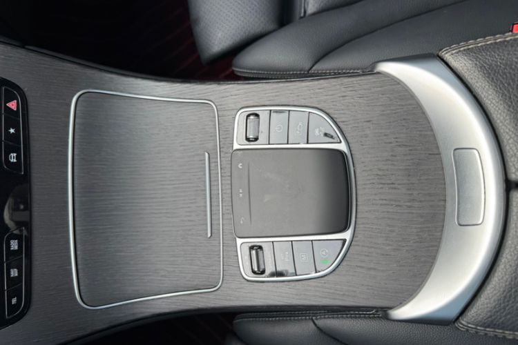 Used Mercedes-Benz GLC Coupe 2020 GLC 300 4MATIC Coupe SUV Interior 2