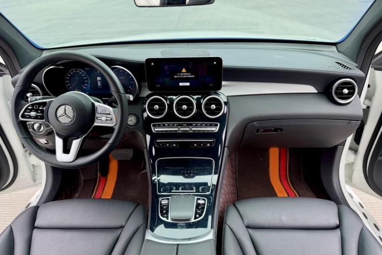 Used Mercedes-Benz GLC Coupe 2020 GLC 260 4MATIC Coupe SUV Interior 3