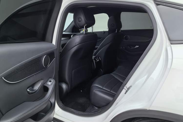 Used Mercedes-Benz GLC Coupe 2020 GLC 300 4MATIC Coupe SUV Interior 3