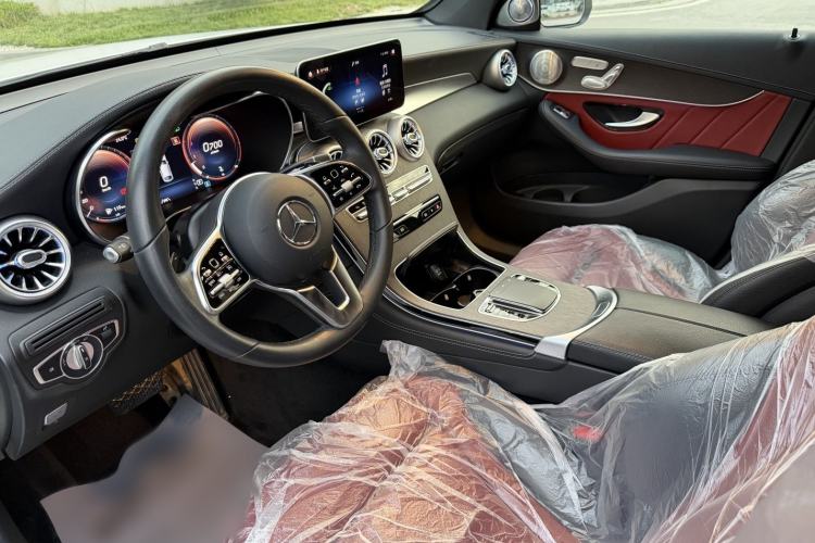 Used Mercedes-Benz GLC Coupe 2020 GLC 300 4MATIC Coupe SUV Interior 3