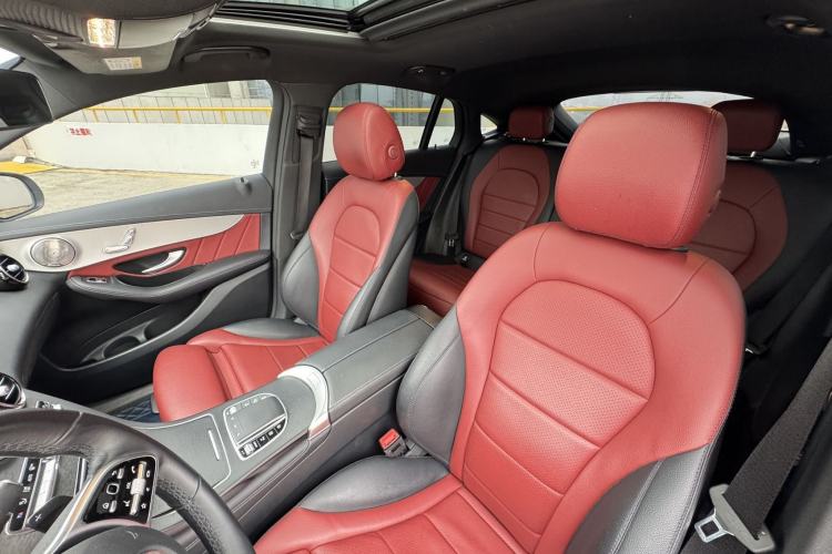 Used Mercedes-Benz GLC Coupe 2020 GLC 260 4MATIC Coupe SUV Interior 4