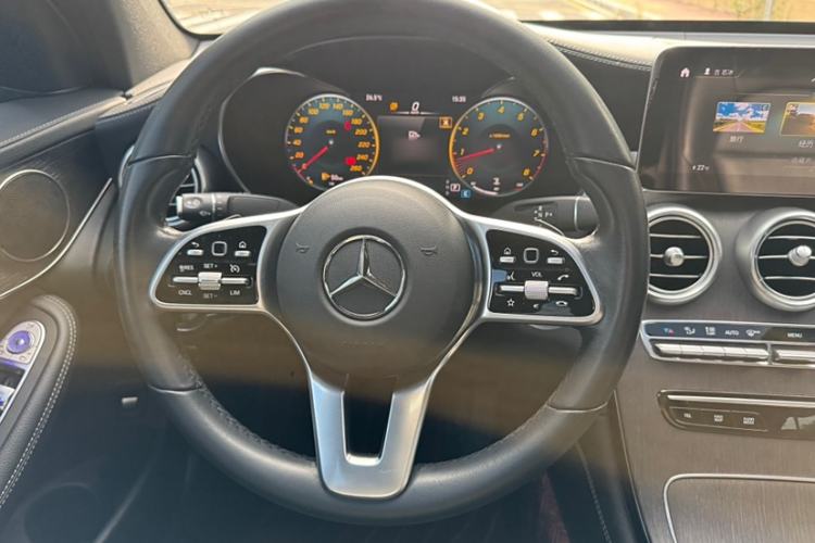 Used Mercedes-Benz GLC Coupe 2020 GLC 300 4MATIC Coupe SUV Interior 4