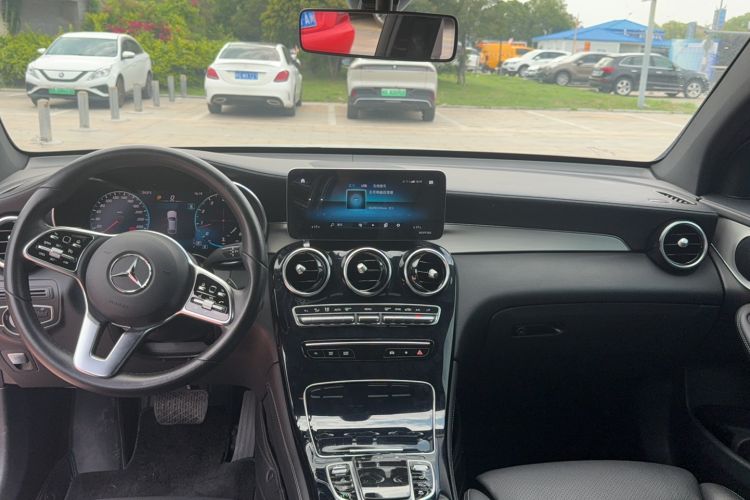 Used Mercedes-Benz GLC Coupe 2020 GLC 260 4MATIC Coupe SUV Interior 4