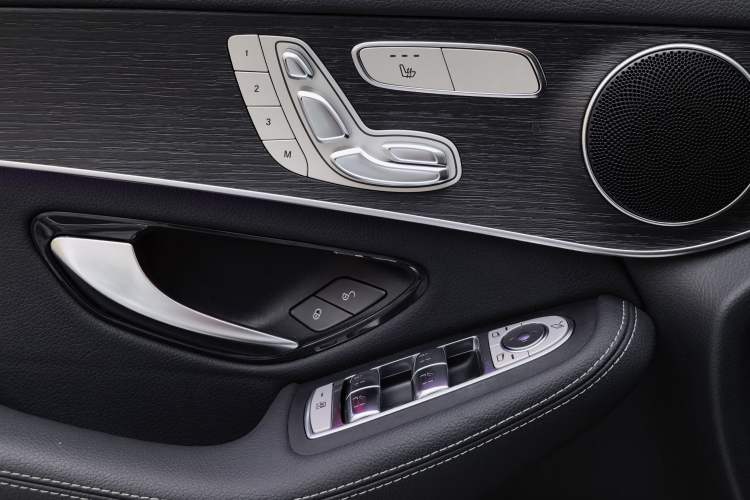 Used Mercedes-Benz GLC Coupe 2020 GLC 300 4MATIC Coupe SUV Interior 9