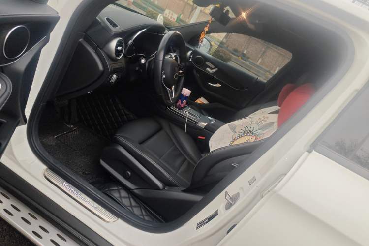 Used Mercedes-Benz GLC Coupe 2020 GLC 300 4MATIC Coupe SUV Left Front Seat