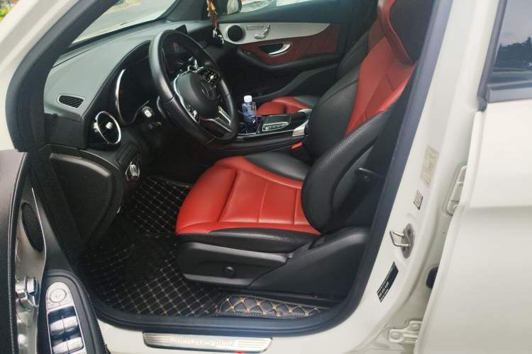 Used Mercedes-Benz GLC Coupe 2020 GLC 260 4MATIC Coupe SUV Left Front Seat