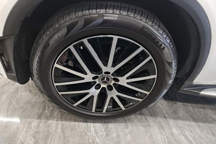 Used Mercedes-Benz GLC Coupe 2020 GLC 300 4MATIC Coupe SUV Left Front Wheel Hub