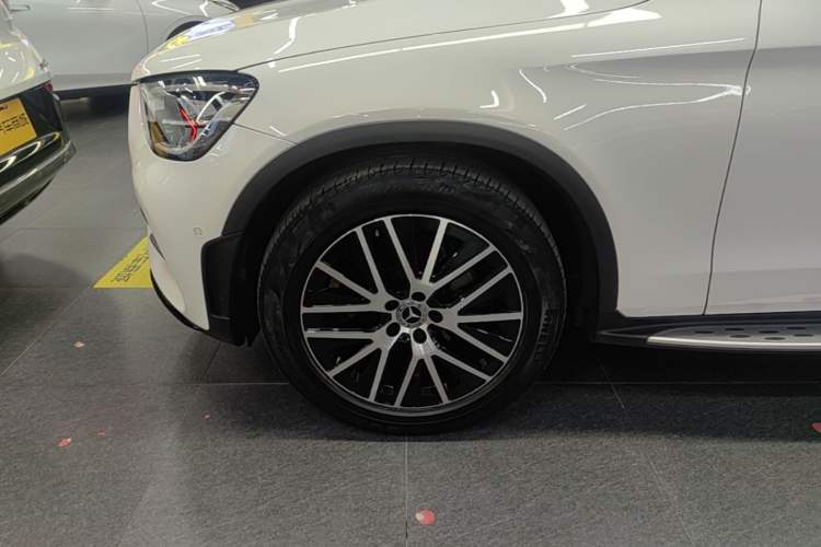 Used Mercedes-Benz GLC Coupe 2020 GLC 300 4MATIC Coupe SUV Left Front Wheel Hub
