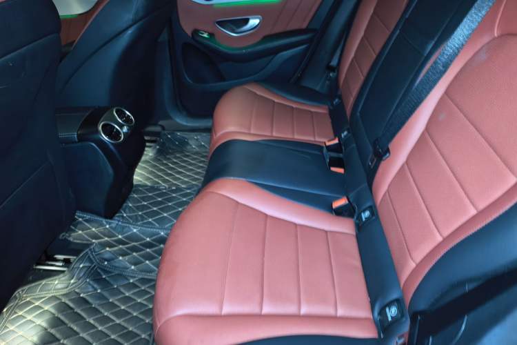 Used Mercedes-Benz GLC Coupe 2020 GLC 260 4MATIC Coupe SUV Left Rear Seat