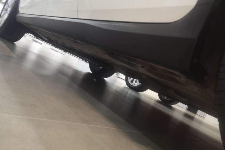 Used Mercedes-Benz GLC Coupe 2020 GLC 260 4MATIC Coupe SUV Left Side Sill