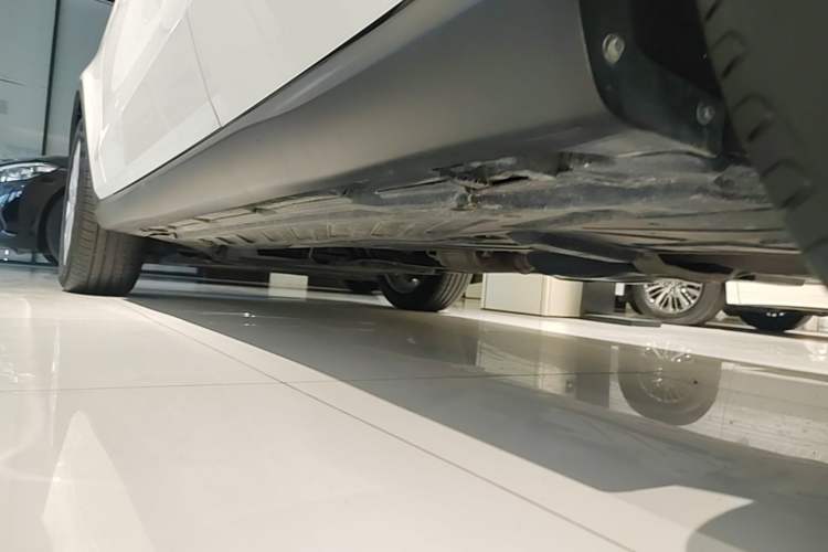Used Mercedes-Benz GLC Coupe 2020 GLC 260 4MATIC Coupe SUV Left Side Sill