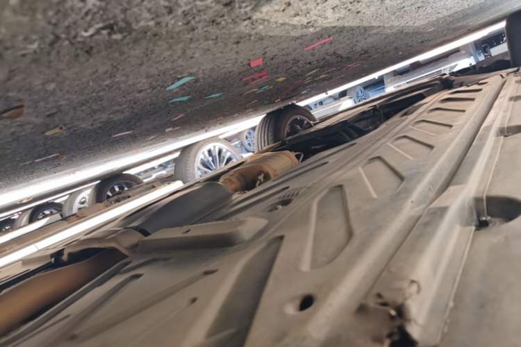 Used Mercedes-Benz GLC Coupe 2020 GLC 260 4MATIC Coupe SUV Left Side Sill