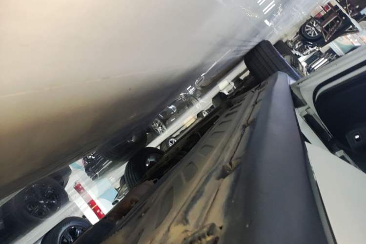 Used Mercedes-Benz GLC Coupe 2020 GLC 260 4MATIC Coupe SUV Left Side Sill