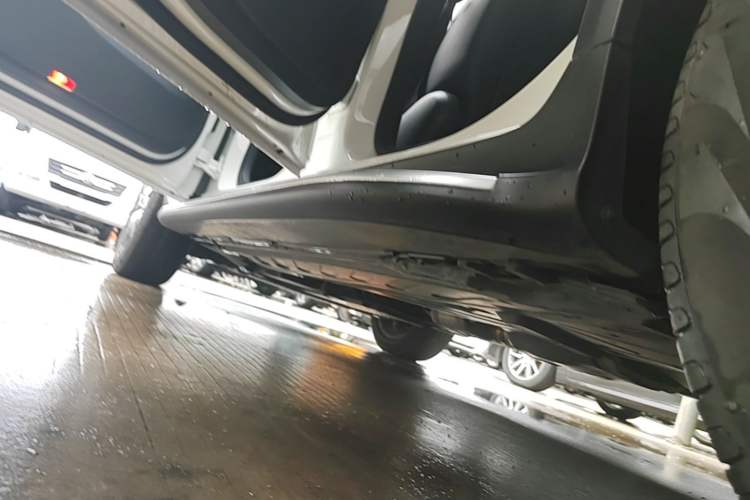 Used Mercedes-Benz GLC Coupe 2020 GLC 300 4MATIC Coupe SUV Left Side Sill