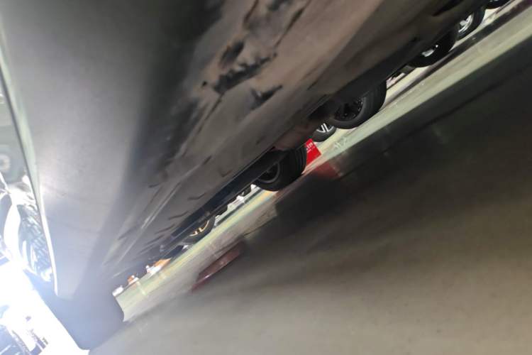 Used Mercedes-Benz GLC Coupe 2020 GLC 260 4MATIC Coupe SUV Left Side Sill