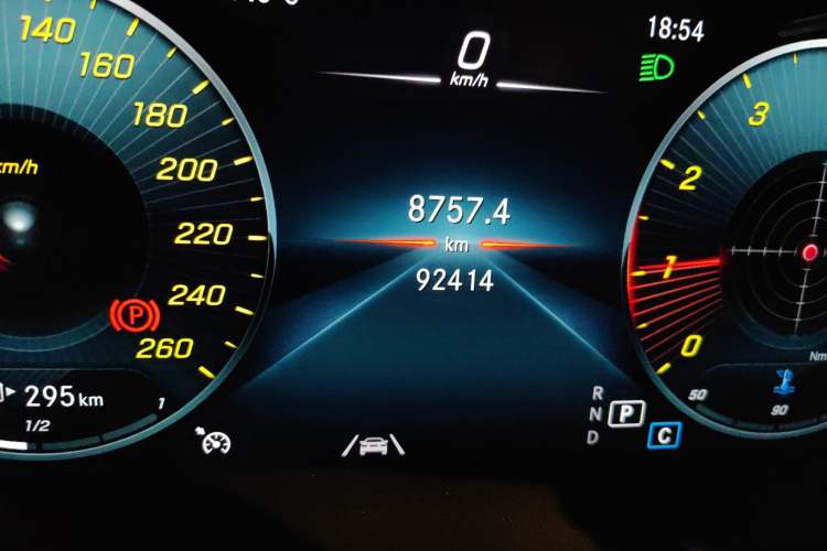 Used Mercedes-Benz GLC Coupe 2020 GLC 300 4MATIC Coupe SUV Odometer Close Up