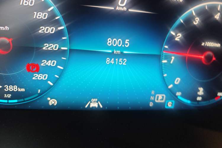 Used Mercedes-Benz GLC Coupe 2020 GLC 300 4MATIC Coupe SUV Odometer Close Up