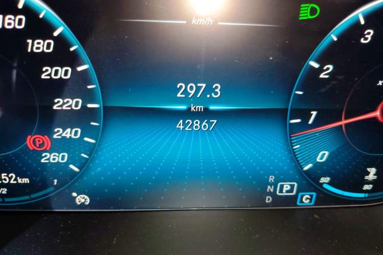 Used Mercedes-Benz GLC Coupe 2020 GLC 260 4MATIC Coupe SUV Odometer Close Up