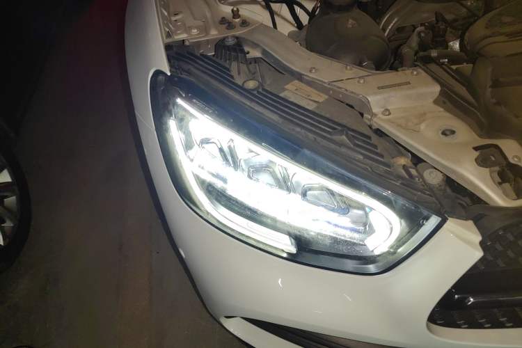Used Mercedes-Benz GLC Coupe 2020 GLC 300 4MATIC Coupe SUV Right Front Headlight