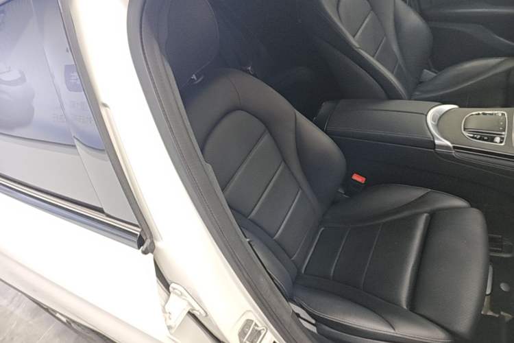 Used Mercedes-Benz GLC Coupe 2020 GLC 300 4MATIC Coupe SUV Right Front Seat