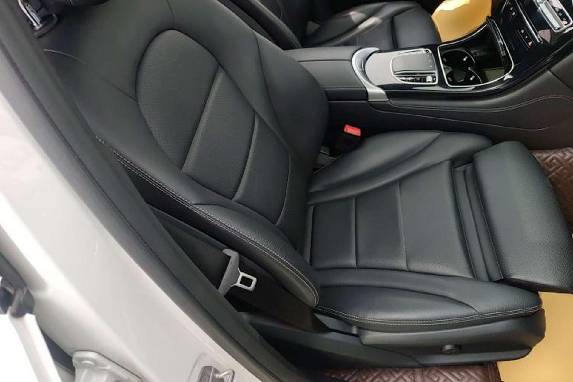 Used Mercedes-Benz GLC Coupe 2020 GLC 260 4MATIC Coupe SUV Right Front Seat