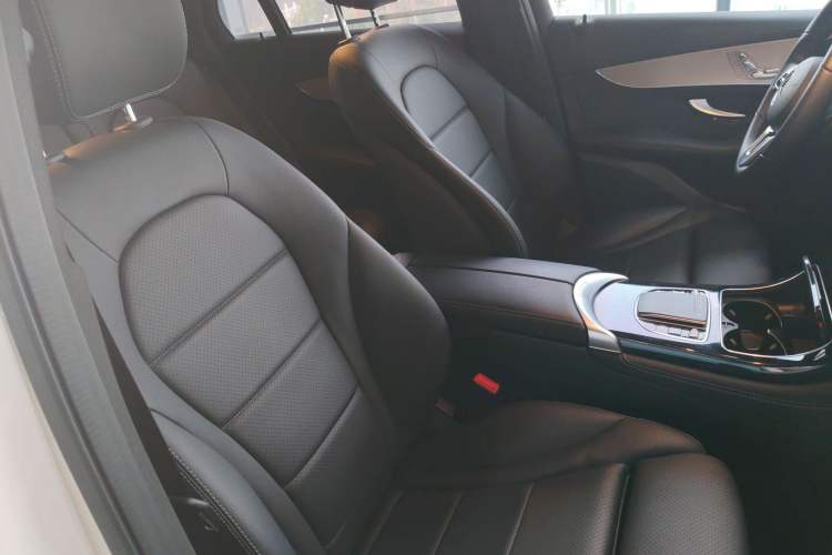 Used Mercedes-Benz GLC Coupe 2020 GLC 260 4MATIC Coupe SUV Right Front Seat