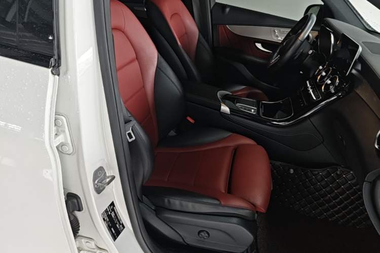 Used Mercedes-Benz GLC Coupe 2020 GLC 260 4MATIC Coupe SUV Right Front Seat