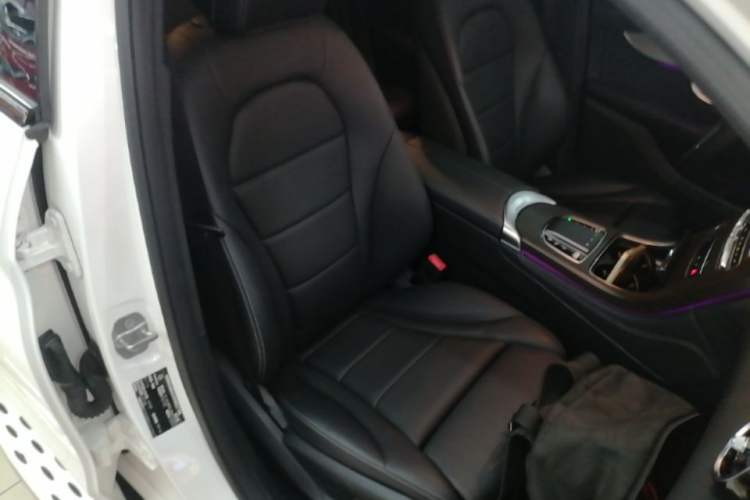 Used Mercedes-Benz GLC Coupe 2020 GLC 260 4MATIC Coupe SUV Right Front Seat