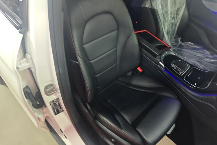 Used Mercedes-Benz GLC Coupe 2020 GLC 260 4MATIC Coupe SUV Right Front Seat
