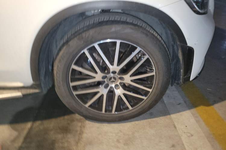 Used Mercedes-Benz GLC Coupe 2020 GLC 300 4MATIC Coupe SUV Right Front Wheel Hub