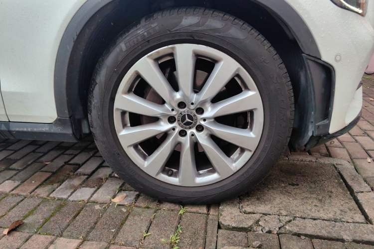 Used Mercedes-Benz GLC Coupe 2020 GLC 260 4MATIC Coupe SUV Right Front Wheel Hub