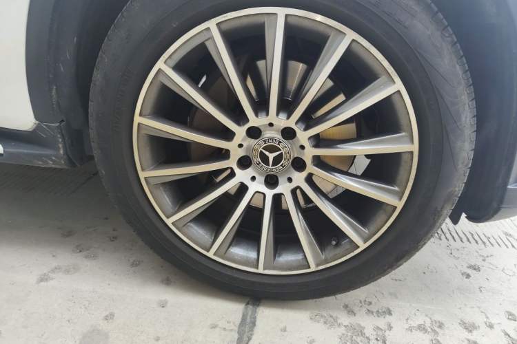 Used Mercedes-Benz GLC Coupe 2020 GLC 260 4MATIC Coupe SUV Right Front Wheel Hub