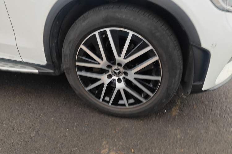Used Mercedes-Benz GLC Coupe 2020 GLC 300 4MATIC Coupe SUV Right Front Wheel Hub