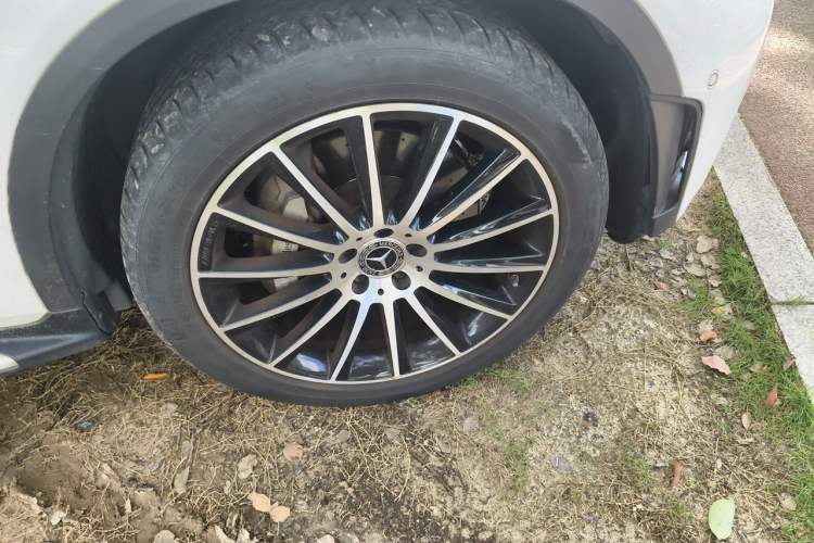 Used Mercedes-Benz GLC Coupe 2020 GLC 300 4MATIC AMG Line Coupe SUV Right Front Wheel Hub