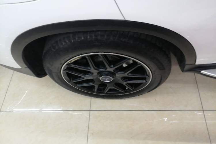 Used Mercedes-Benz GLC Coupe 2020 GLC 260 4MATIC Coupe SUV Right Rear Wheel Hub