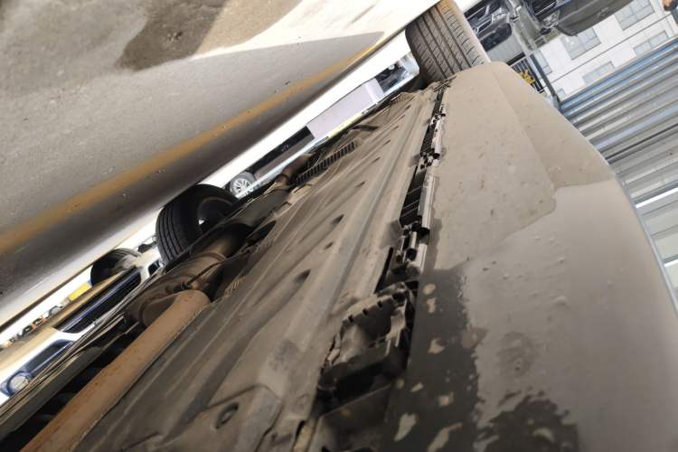 Used Mercedes-Benz GLC Coupe 2020 GLC 260 4MATIC Coupe SUV Right Side Sill