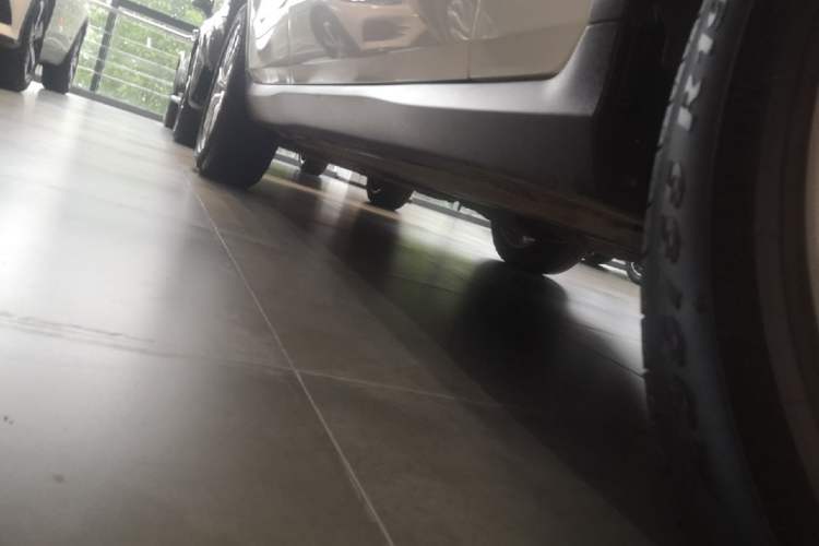 Used Mercedes-Benz GLC Coupe 2020 GLC 260 4MATIC Coupe SUV Right Side Sill