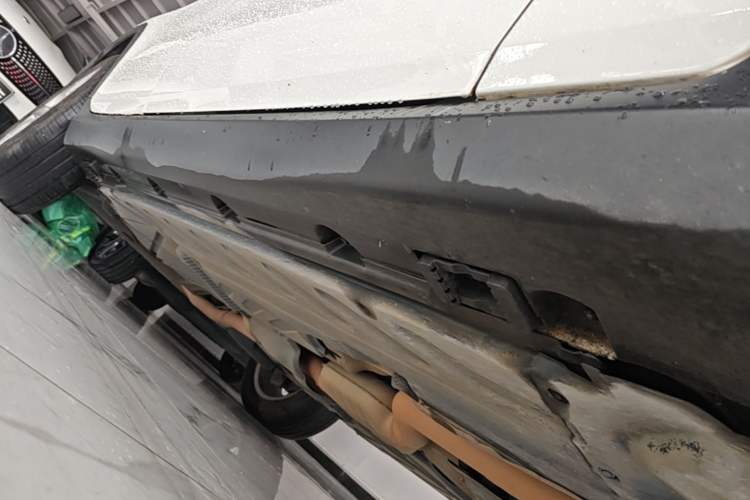 Used Mercedes-Benz GLC Coupe 2020 GLC 260 4MATIC Coupe SUV Right Side Sill