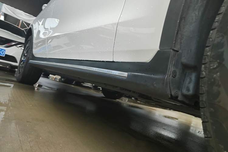 Used Mercedes-Benz GLC Coupe 2020 GLC 300 4MATIC Coupe SUV Right Side Sill