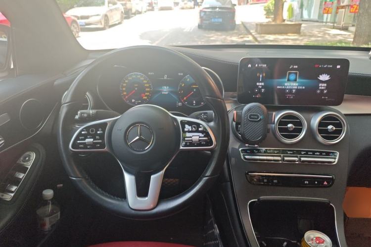 Used Mercedes-Benz GLC Coupe 2020 GLC 300 4MATIC Coupe SUV Steering Wheel
